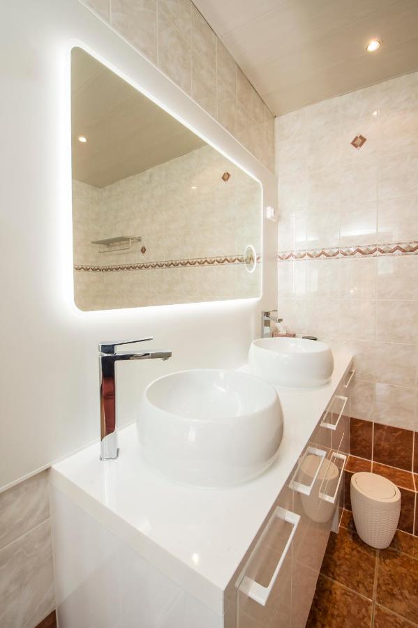 Suites Mana - Le Manaloft, Chic Et Moderne Avec Salle Privee De Fitness En Plein Centre-Ville De Rethel Exterior foto